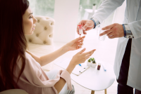 子宫内膜增厚是什么原因引起的？专家详细解析常见诱因与健康管理